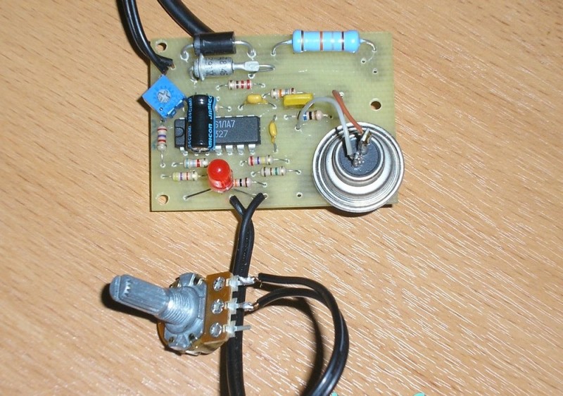 Простой терморегулятор для инкубатора видео